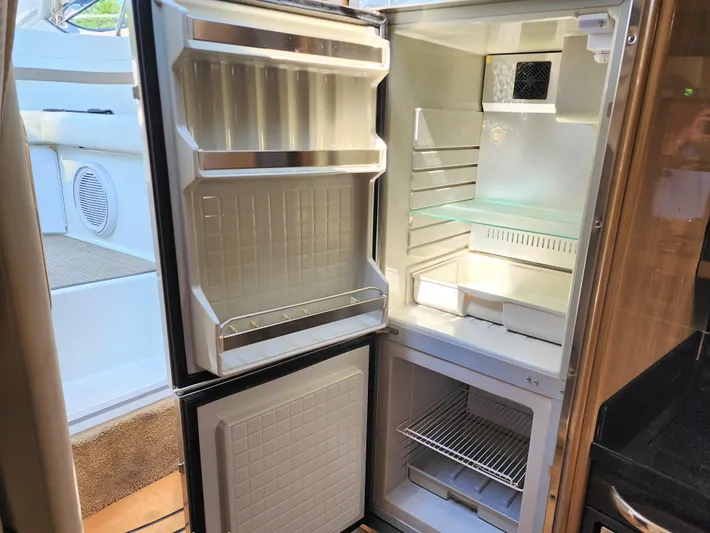 Zenyatta Yacht Photos Pics 