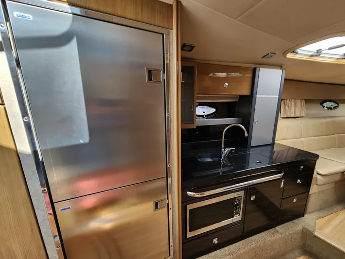 Zenyatta Yacht Photos Pics 