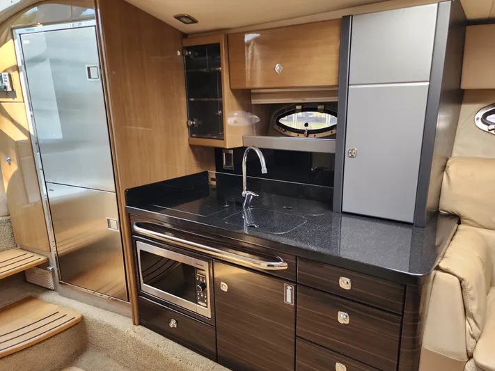 Zenyatta Yacht Photos Pics 