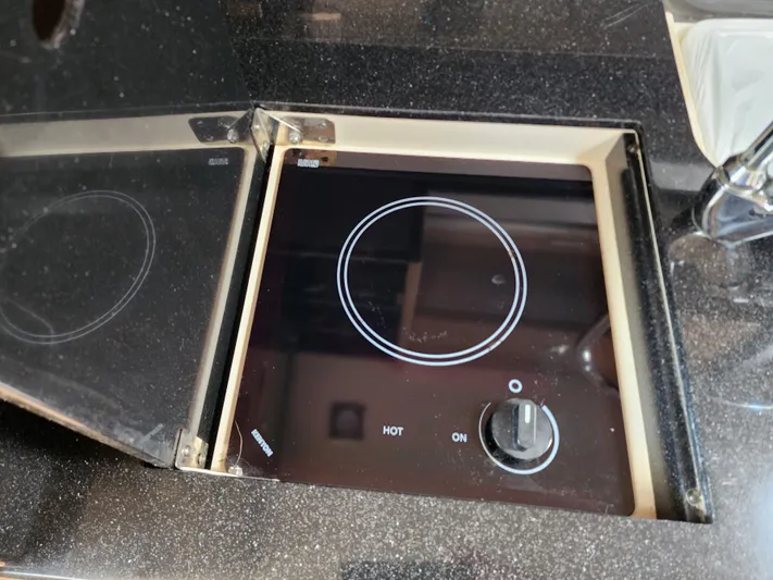 Zenyatta Yacht Photos Pics 