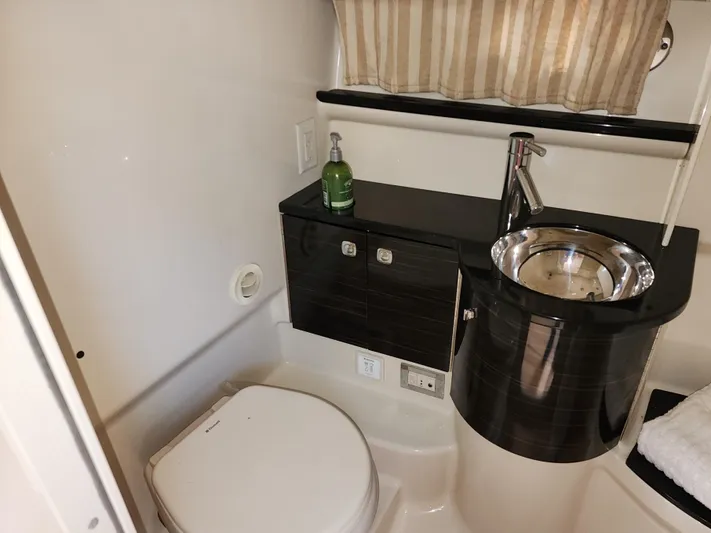 Zenyatta Yacht Photos Pics 