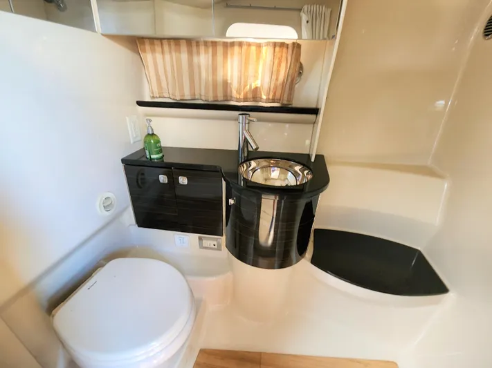 Zenyatta Yacht Photos Pics 