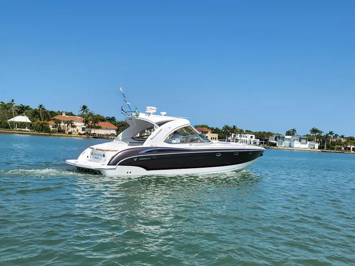 Zenyatta Yacht Photos Pics 