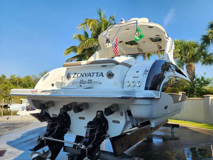 Zenyatta Yacht Photos Pics 