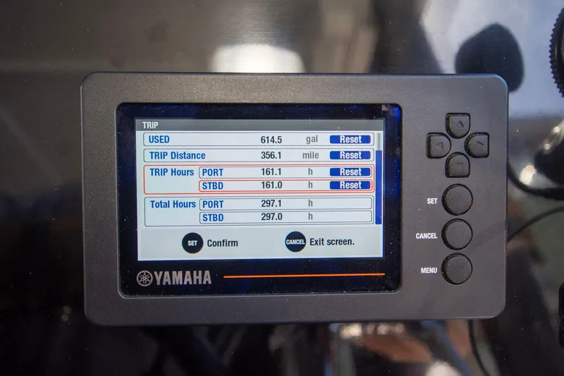 Sea Scape Yacht Photos Pics Yamaha display showing trip data for Jeanneau NC 1095, 2021 model.