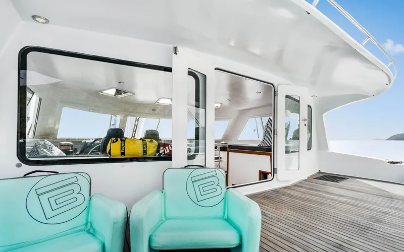 Hq2 Yacht Photos Pics 