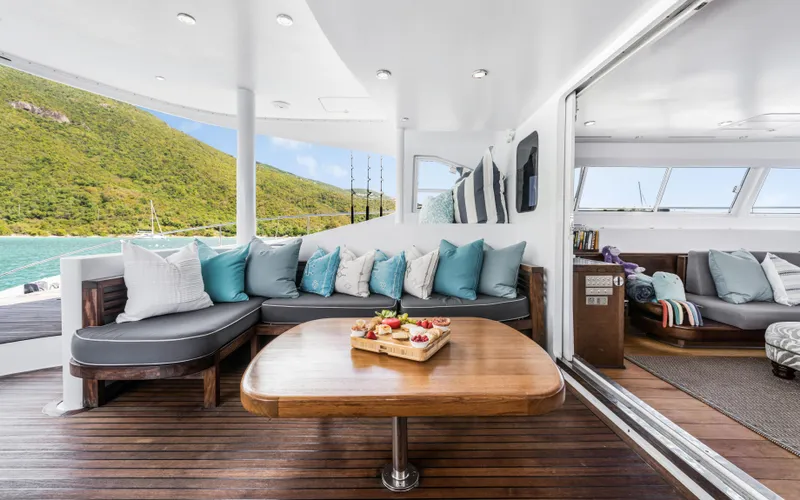 Hq2 Yacht Photos Pics 