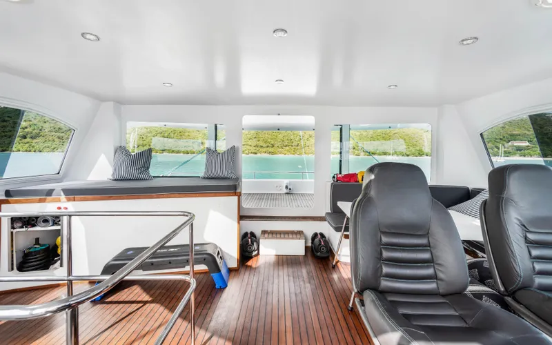 Hq2 Yacht Photos Pics 