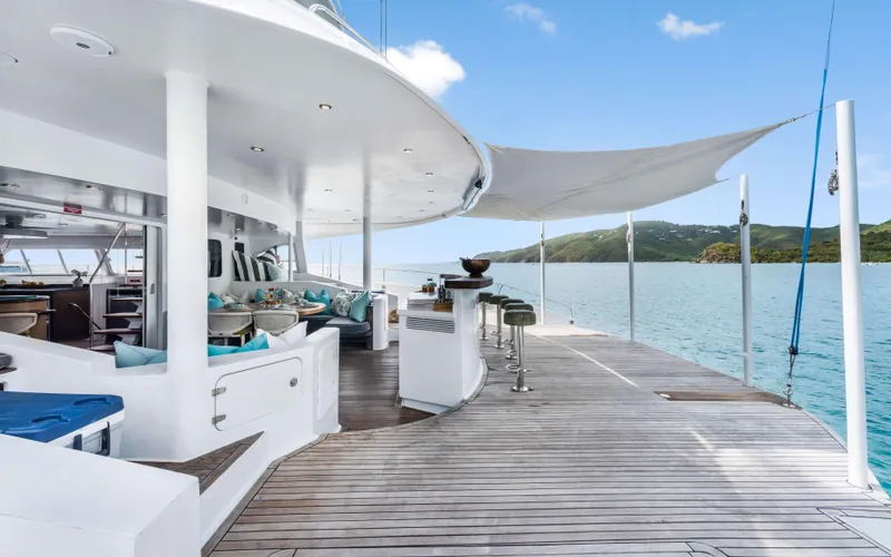 Hq2 Yacht Photos Pics 