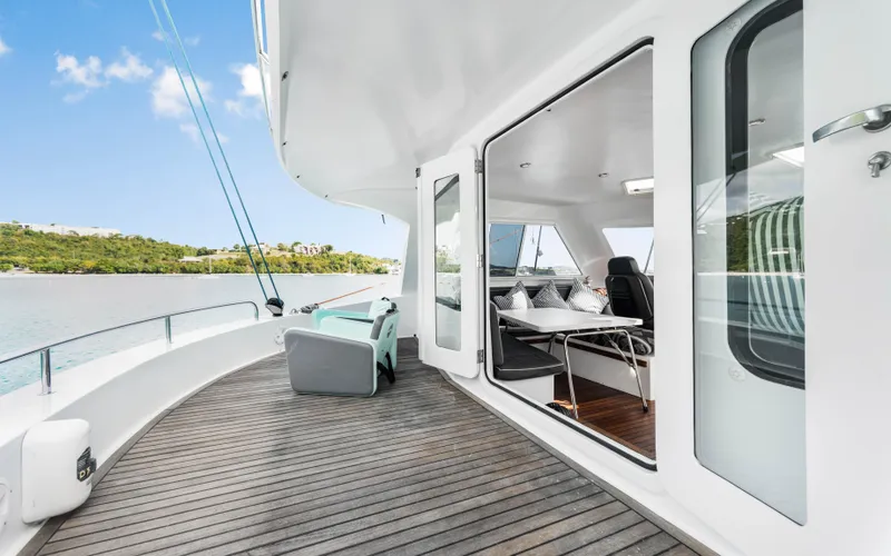 Hq2 Yacht Photos Pics 