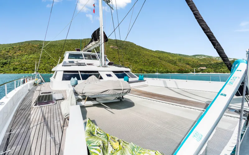 Hq2 Yacht Photos Pics 