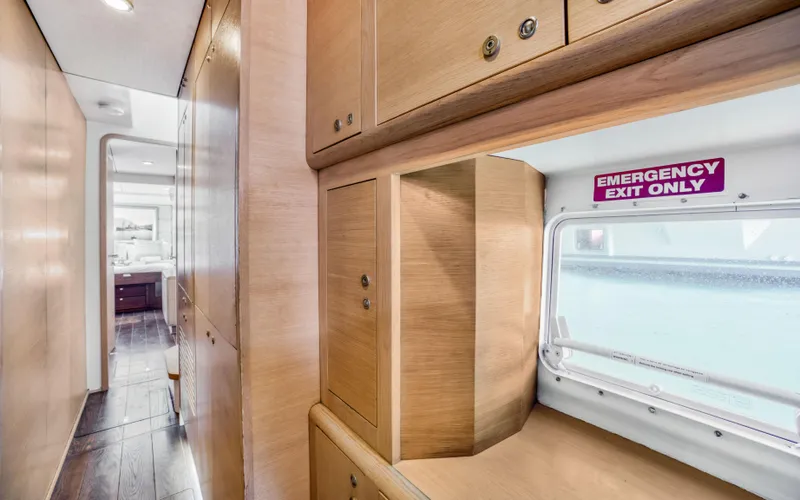 Hq2 Yacht Photos Pics 