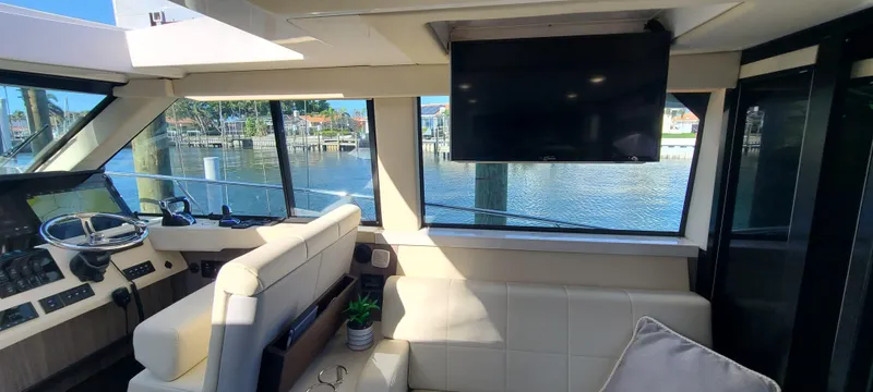  Yacht Photos Pics 2022 REGAL 38 XO - Image 19