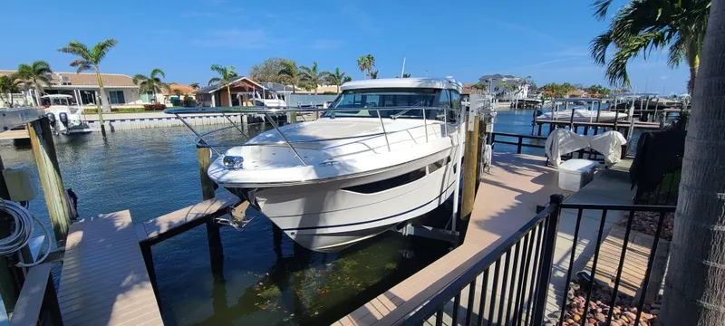  Yacht Photos Pics 2022 REGAL 38 XO - Image 6