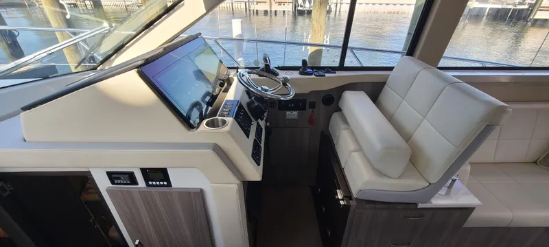  Yacht Photos Pics 2022 REGAL 38 XO - Image 23