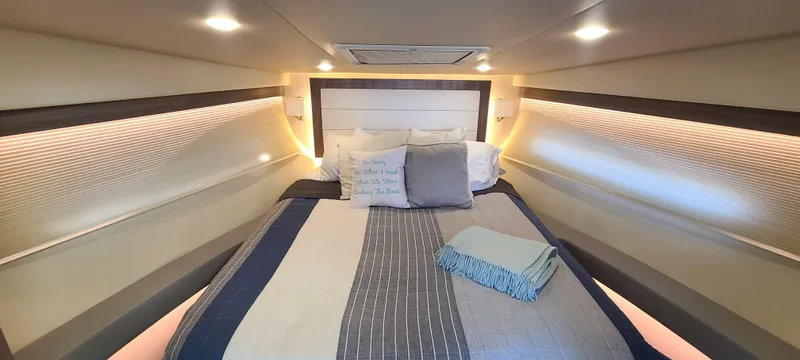  Yacht Photos Pics 2022 REGAL 38 XO - Image 40