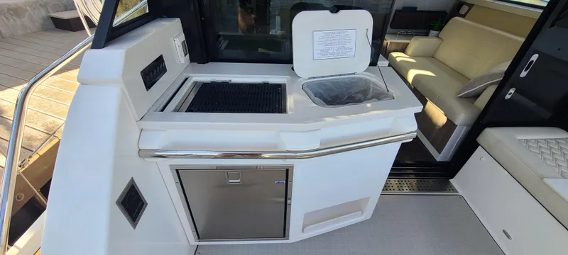  Yacht Photos Pics 2022 REGAL 38 XO - Image 15