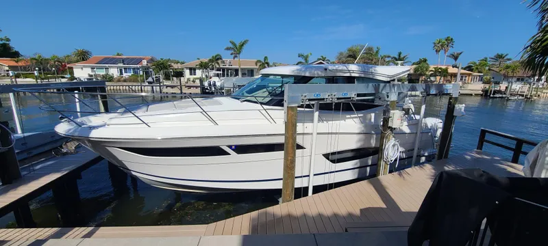  Yacht Photos Pics 2022 REGAL 38 XO - Image 5