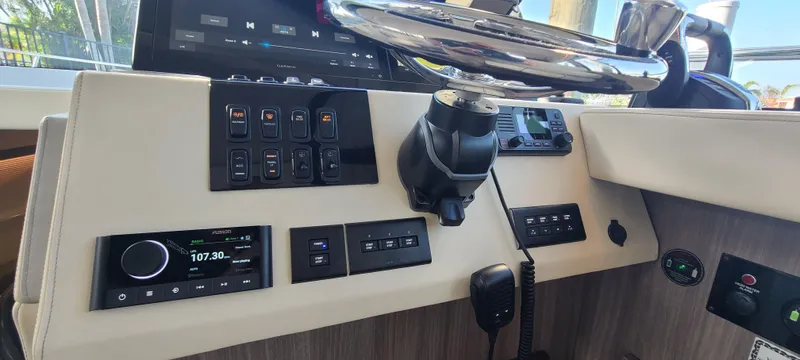  Yacht Photos Pics 2022 REGAL 38 XO - Image 29