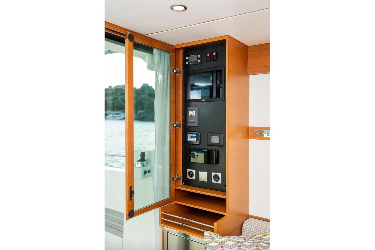 2017 Delta Powerboats 60 