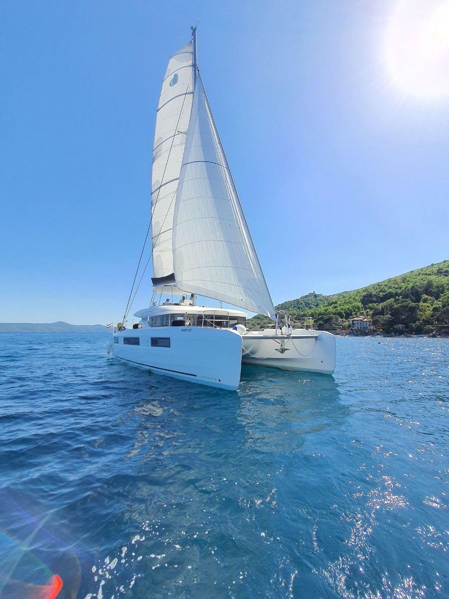 2019 Lagoon 52 
