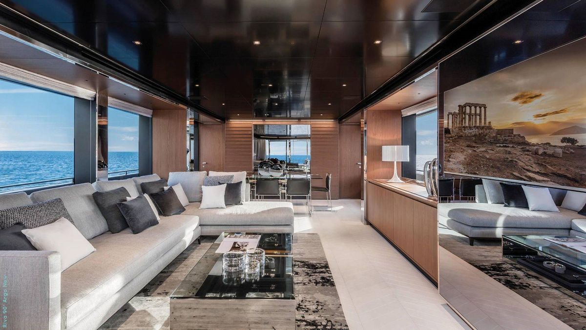 2018 Riva 93 