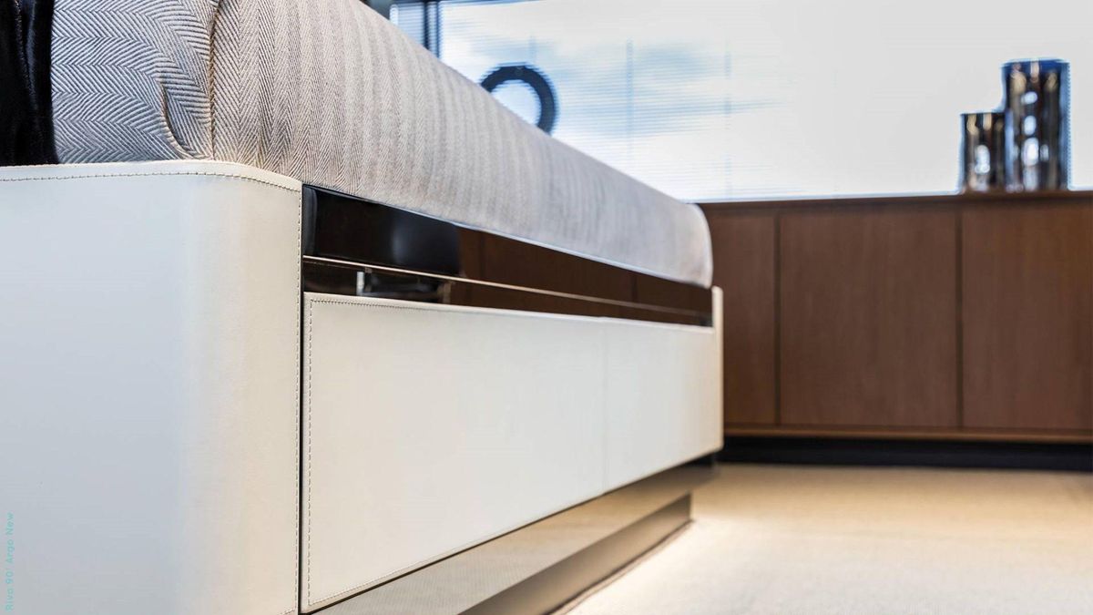 2018 Riva 93 