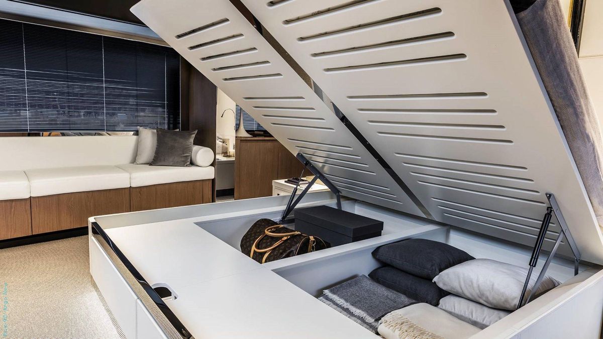 2018 Riva 93 