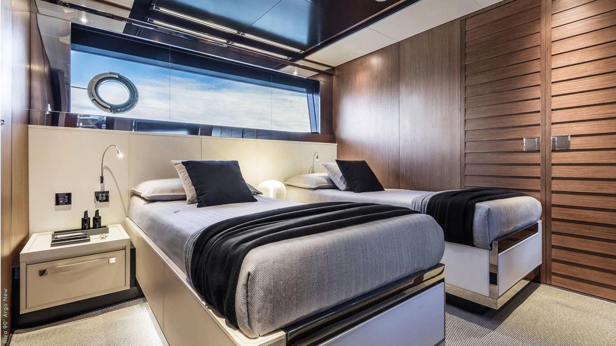2018 Riva 93 