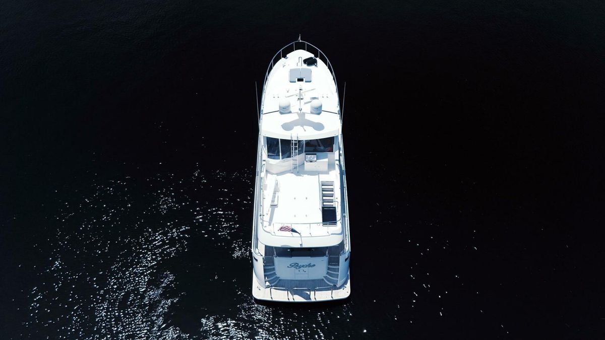 2015 Ocean Alexander 72 
