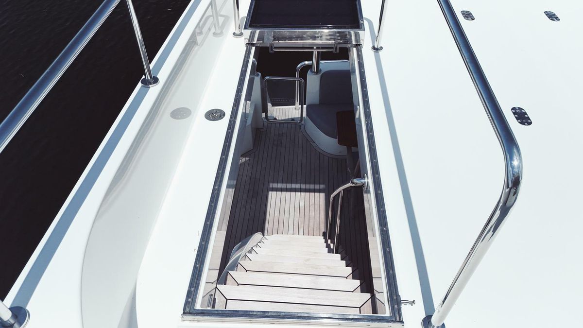 2015 Ocean Alexander 72 