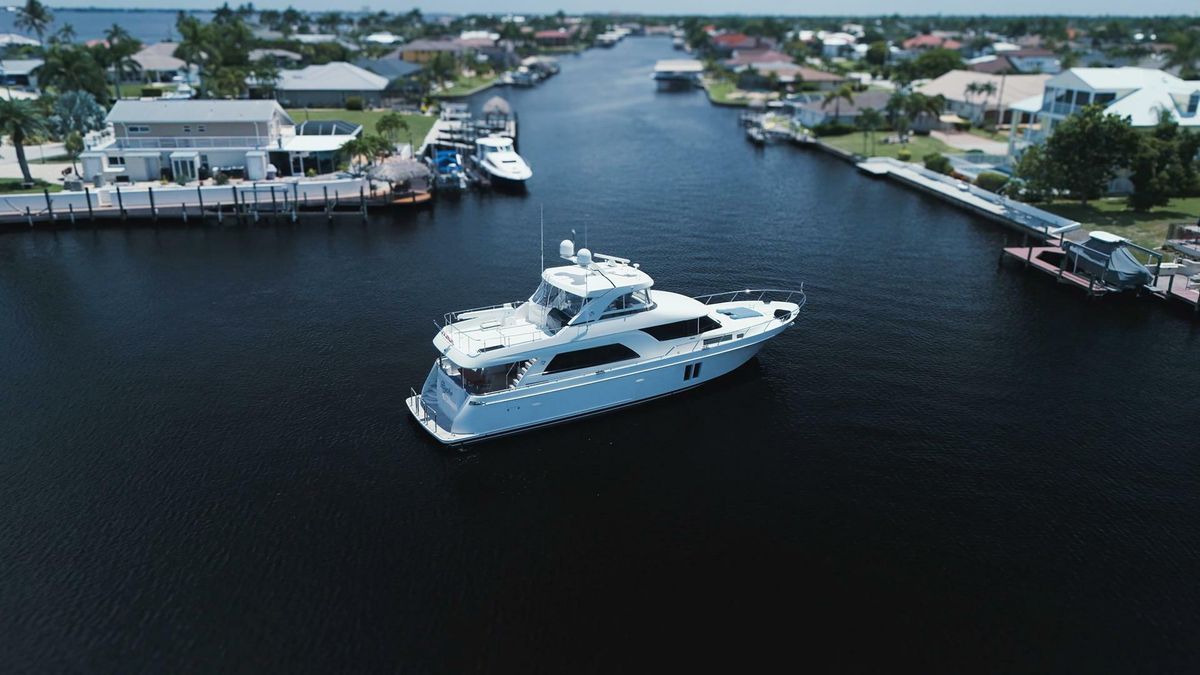 2015 Ocean Alexander 72 