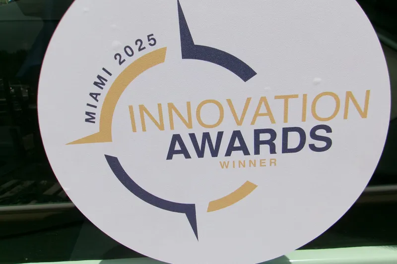  Yacht Photos Pics Miami 2025 Innovation Awards Winner logo on Monterey Elite 27 OB, 2026 model.