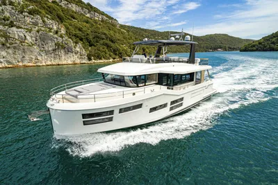 Beneteau Grand Trawler 62