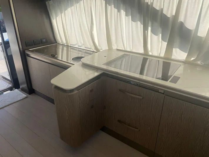 P1 (2021 Azimut S6 @vallarta) Yacht Photos Pics 