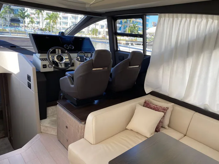 P1 (2021 Azimut S6 @vallarta) Yacht Photos Pics 