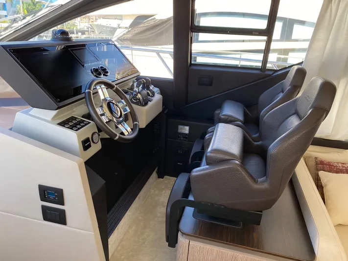 P1 (2021 Azimut S6 @vallarta) Yacht Photos Pics 