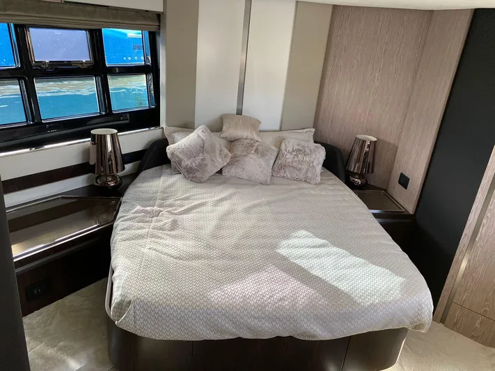 P1 (2021 Azimut S6 @vallarta) Yacht Photos Pics 