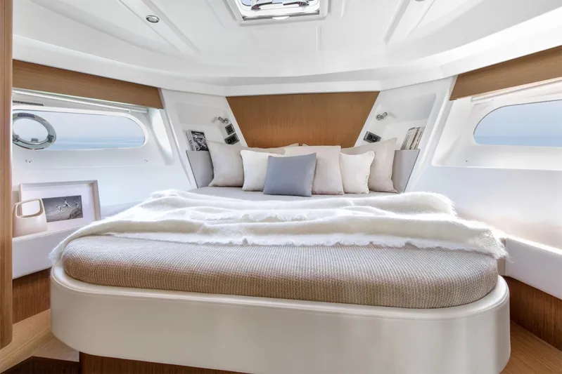  Yacht Photos Pics Manufacturer Provided Image