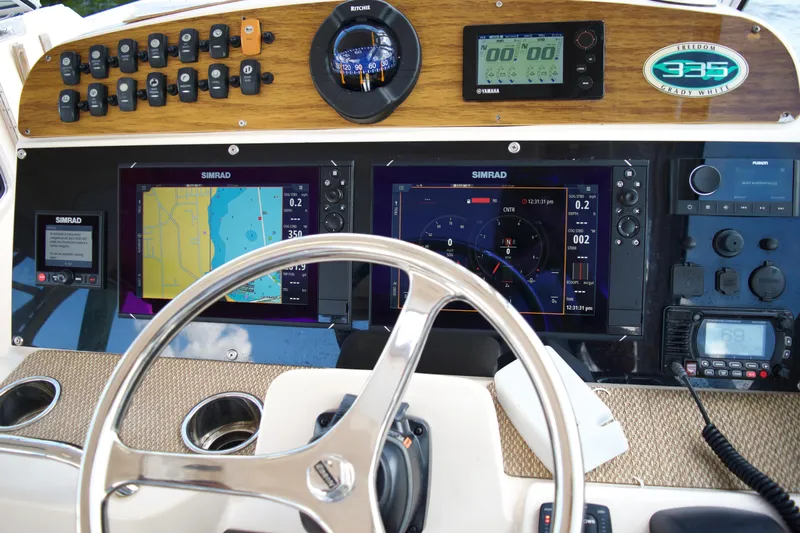  Yacht Photos Pics 2013 GRADY-WHITE 335 FREEDOM - Image 18