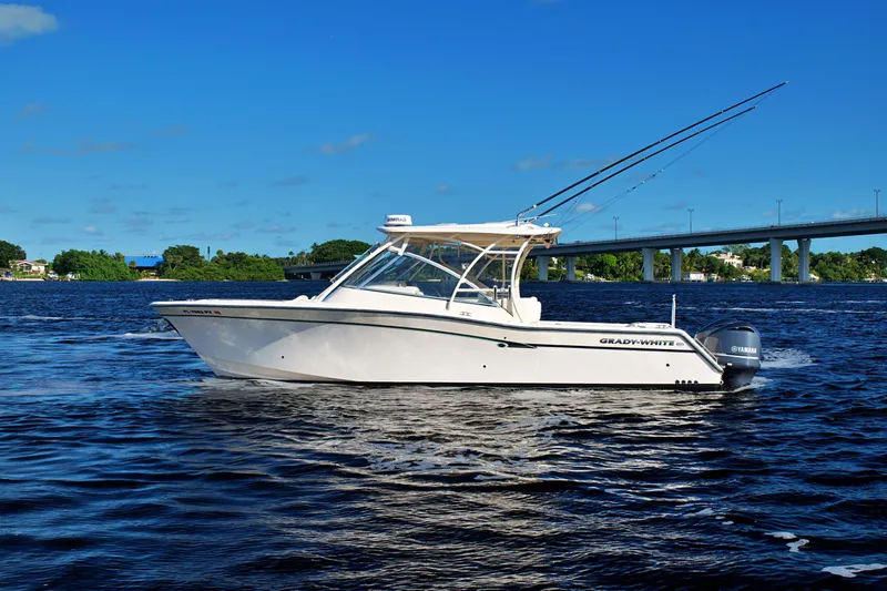  Yacht Photos Pics 2013 GRADY-WHITE 335 FREEDOM - Image 4