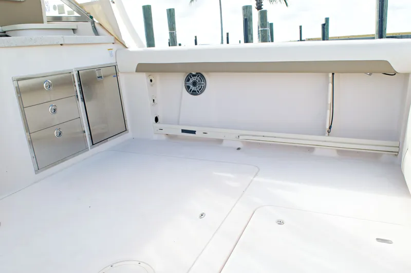  Yacht Photos Pics 2013 GRADY-WHITE 335 FREEDOM - Image 37