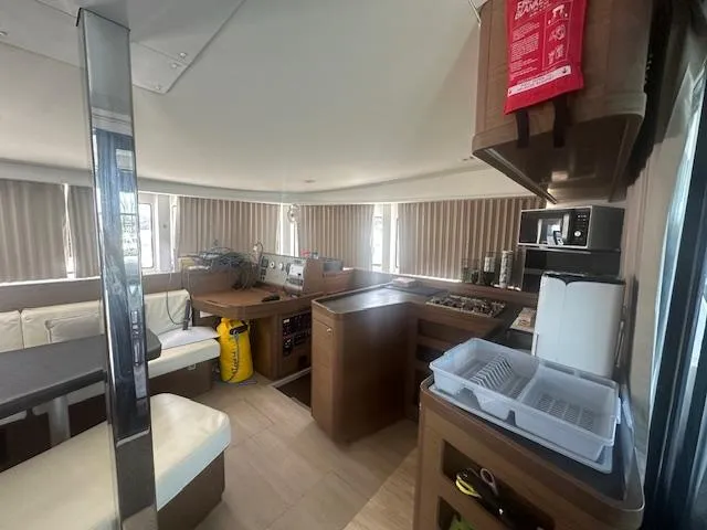 Le Tigre Yacht Photos Pics 