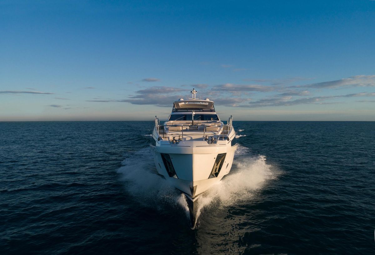 2020 Azimut 104 