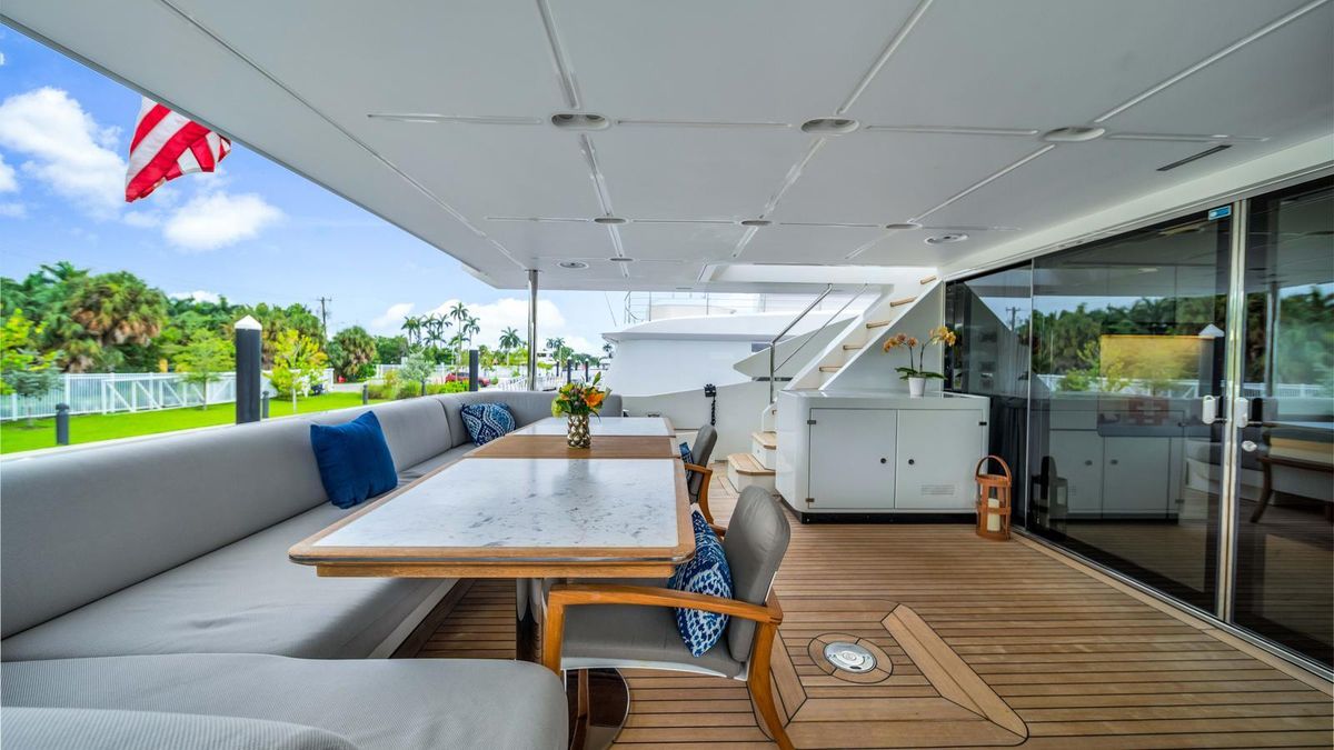 2020 Azimut 104 