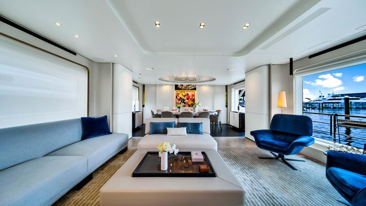 2020 Azimut 104 