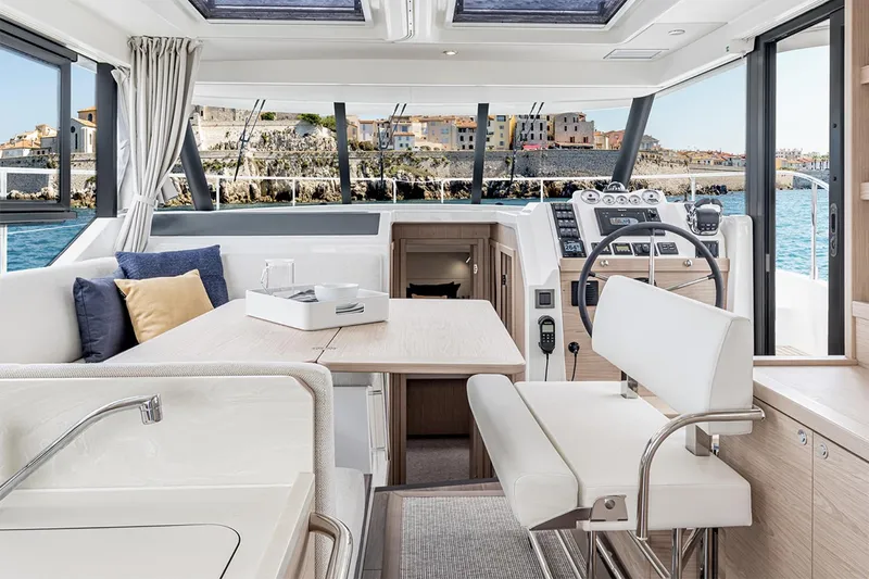  Yacht Photos Pics Manufacturer Provided Image