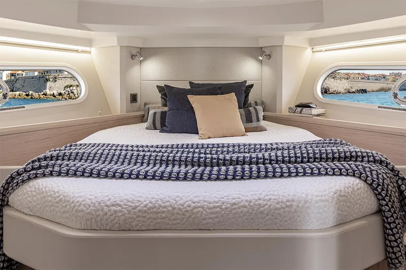  Yacht Photos Pics Manufacturer Provided Image