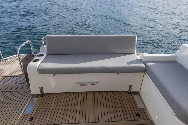  Yacht Photos Pics Manufacturer Provided Image