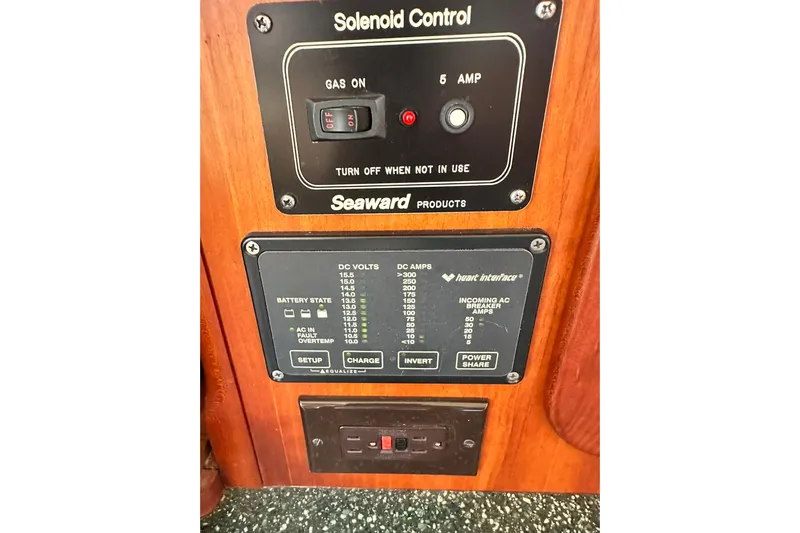 Lida Yacht Photos Pics Control panel on 2000 Hinckley Picnic Boat 36, featuring solenoid and battery state indicators.